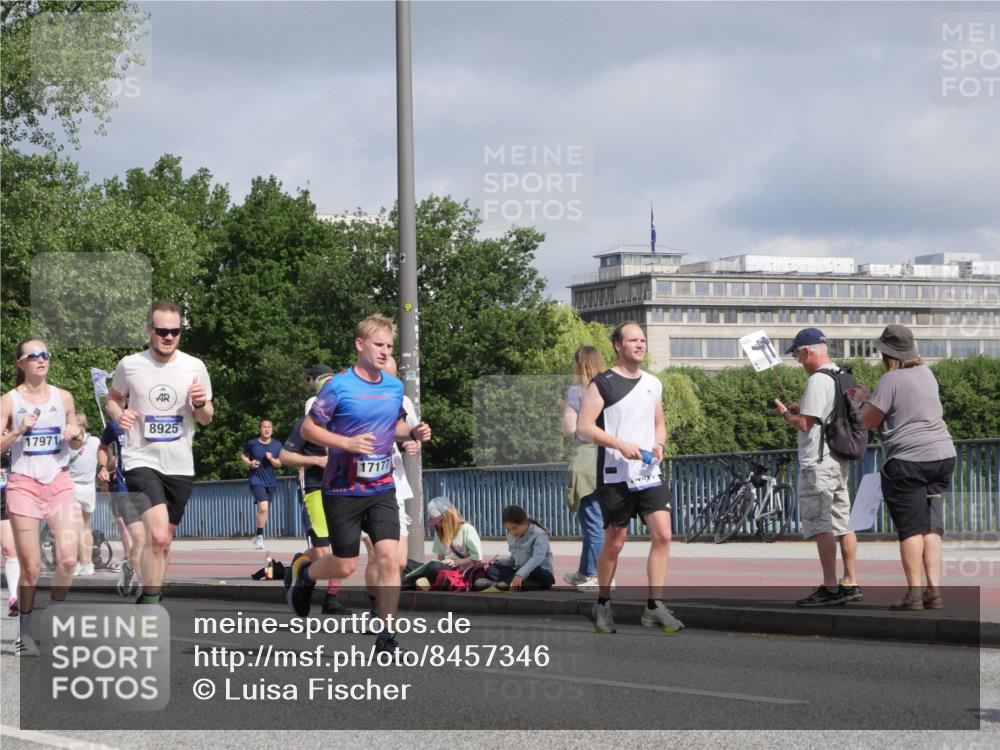 29.06.2025 - hella hamburg halbmarathon Luisa Fischer http://msf.ph/oto/8457346 29.06.2025 09:52:31 Kennedybrücke 17971, 8925, 17177, 1615, 1803, 3530, 4528, 6682, 7495, 7796, 8629, 8925, 9294, 9979 meine-sportfotos.de