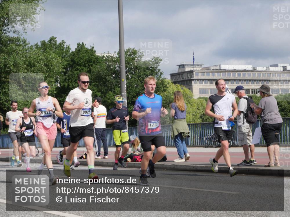 29.06.2025 - hella hamburg halbmarathon Luisa Fischer http://msf.ph/oto/8457379 29.06.2025 09:52:31 Kennedybrücke 35, 14691, 8925, 17177, 1615, 1803, 3530, 4528, 6682, 7495, 7796, 8629, 8925, 9294, 9979 meine-sportfotos.de