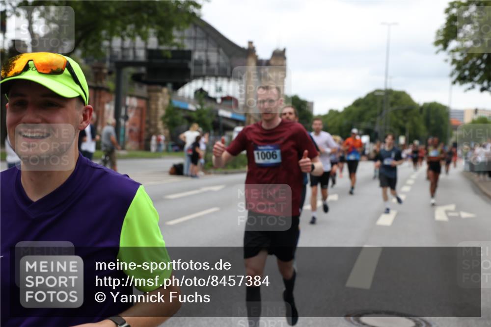 29.06.2025 - hella hamburg halbmarathon Yannick Fuchs http://msf.ph/oto/8457384 29.06.2025 10:56:23 20KM 1006, 1128, 1264, 1377, 1432, 1568, 1573, 1726, 6414, 6415, 6580, 6752, 7658, 7869, 8045, 8154, 8624, 8730, 9131, 9718, 9928, 10214, 10519, 10797, 11180, 11670, 11968, 12156, 13498, 13868, 14368, 14456, 15859, 16292, 16654, 16688, 16808, 17136, 17383, 17532, 17955, 18000, 18599, 18919, 19023 meine-sportfotos.de