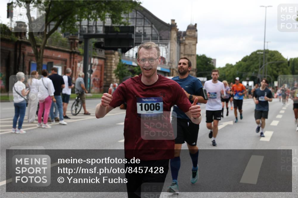 29.06.2025 - hella hamburg halbmarathon Yannick Fuchs http://msf.ph/oto/8457428 29.06.2025 10:56:23 20KM 1006, 1128, 1264, 1377, 1432, 1568, 1573, 1726, 6414, 6415, 6580, 6752, 7658, 7869, 8045, 8154, 8624, 8730, 9131, 9718, 9928, 10214, 10519, 10797, 11180, 11670, 11968, 12156, 13498, 13868, 14368, 14456, 15859, 16292, 16654, 16688, 16808, 17136, 17383, 17532, 17955, 18000, 18599, 18919, 19023 meine-sportfotos.de
