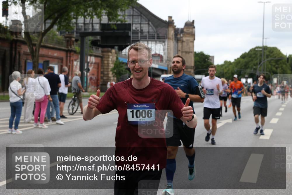 29.06.2025 - hella hamburg halbmarathon Yannick Fuchs http://msf.ph/oto/8457441 29.06.2025 10:56:23 20KM 1006, 1128, 1264, 1377, 1432, 1568, 1573, 1726, 6414, 6415, 6580, 6752, 7658, 7869, 8045, 8154, 8624, 8730, 9131, 9718, 9928, 10214, 10519, 10797, 11180, 11670, 11968, 12156, 13498, 13868, 14368, 14456, 15859, 16292, 16654, 16688, 16808, 17136, 17383, 17532, 17955, 18000, 18599, 18919, 19023 meine-sportfotos.de