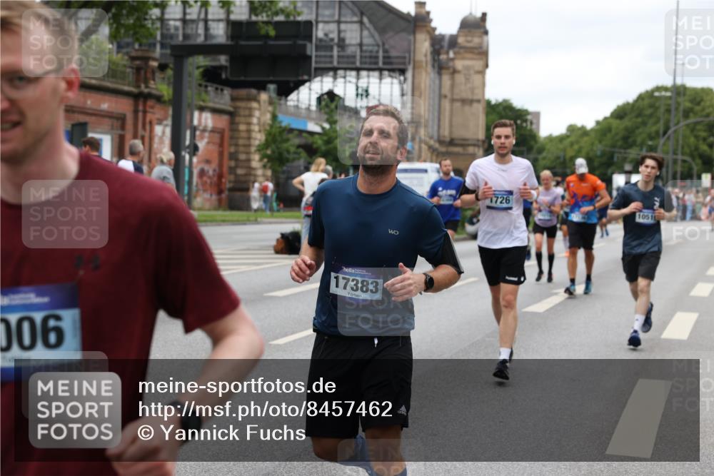 29.06.2025 - hella hamburg halbmarathon Yannick Fuchs http://msf.ph/oto/8457462 29.06.2025 10:56:24 20KM 1006, 1128, 1264, 1377, 1432, 1568, 1573, 1726, 6414, 6415, 6752, 7658, 7869, 8045, 8154, 8624, 8730, 9131, 9718, 10214, 10519, 11180, 11670, 11968, 12156, 13498, 13868, 14368, 14456, 15859, 16292, 16654, 16688, 16808, 17136, 17383, 17532, 17955, 18599, 18919, 19023 meine-sportfotos.de