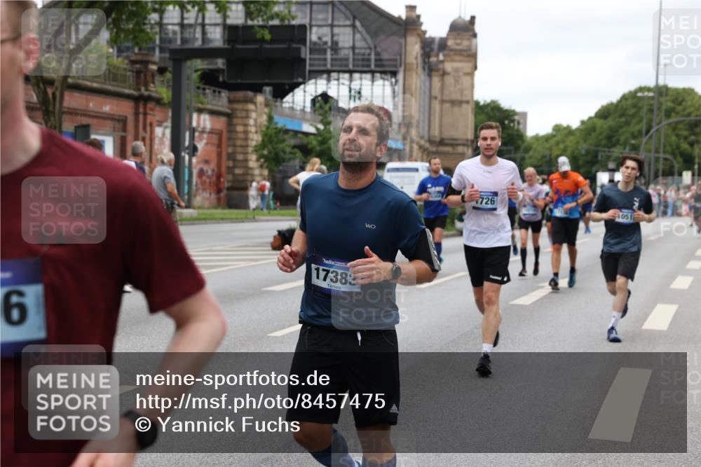29.06.2025 - hella hamburg halbmarathon Yannick Fuchs http://msf.ph/oto/8457475 29.06.2025 10:56:24 20KM 1006, 1128, 1264, 1377, 1432, 1568, 1573, 1726, 6414, 6415, 6752, 7658, 7869, 8045, 8154, 8624, 8730, 9131, 9718, 10214, 10519, 11180, 11670, 11968, 12156, 13498, 13868, 14368, 14456, 15859, 16292, 16654, 16688, 16808, 17136, 17383, 17532, 17955, 18599, 18919, 19023 meine-sportfotos.de