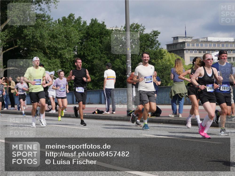 29.06.2025 - hella hamburg halbmarathon Luisa Fischer http://msf.ph/oto/8457482 29.06.2025 09:52:34 Kennedybrücke 12327, 0894, 3530, 9979, 8629, 14691, 1615, 1615, 1803, 2415, 3530, 4528, 5436, 5791, 5803, 7495, 8629, 8925, 9294, 9711, 9979 meine-sportfotos.de