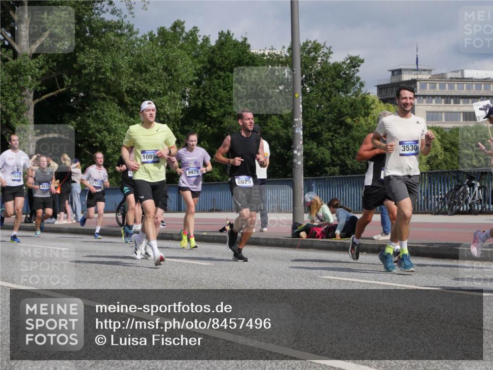 29.06.2025 - hella hamburg halbmarathon Luisa Fischer http://msf.ph/oto/8457496 29.06.2025 09:52:34 Kennedybrücke 12, 15435, 12327, 4528, 10892, 9979, 8629, 3530, 1615, 1803, 2415, 3530, 4528, 5436, 5791, 5803, 7495, 8629, 8925, 9294, 9711, 9979 meine-sportfotos.de