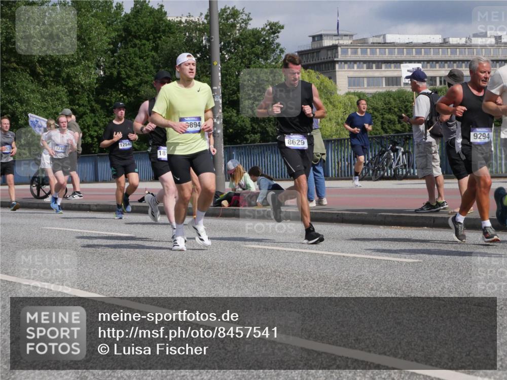 29.06.2025 - hella hamburg halbmarathon Luisa Fischer http://msf.ph/oto/8457541 29.06.2025 09:52:35 Kennedybrücke 1232, 12540, 18, 9894, 9294, 8629, 1615, 1803, 2415, 3530, 4528, 5436, 5791, 5803, 7495, 7774, 8629, 8925, 9294, 9711, 9979 meine-sportfotos.de