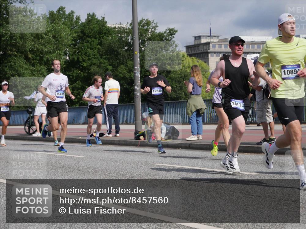 29.06.2025 - hella hamburg halbmarathon Luisa Fischer http://msf.ph/oto/8457560 29.06.2025 09:52:36 Kennedybrücke 14550, 12540, 15435, 2322, 18173, 1089, 1615, 1803, 2415, 3530, 4528, 5436, 5791, 5803, 7495, 7774, 8629, 8925, 9294, 9711, 9979 meine-sportfotos.de