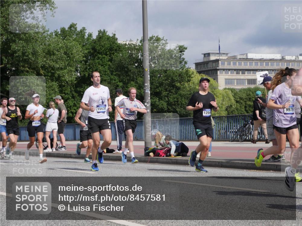 29.06.2025 - hella hamburg halbmarathon Luisa Fischer http://msf.ph/oto/8457581 29.06.2025 09:52:37 Kennedybrücke 14560, 15435, 9979, 1254, 12327, 1615, 1675, 1803, 2415, 3530, 4528, 5436, 5791, 5803, 7774, 8629, 9294, 9711, 9979 meine-sportfotos.de