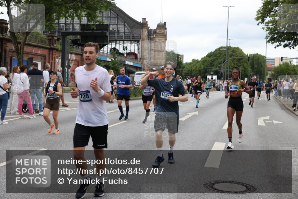 29.06.2025 - hella hamburg halbmarathon Yannick Fuchs http://msf.ph/oto/8457707 29.06.2025 10:56:25 20KM 1006, 1128, 1264, 1377, 1432, 1568, 1573, 1726, 6414, 6415, 6752, 7658, 7869, 8045, 8624, 8730, 9131, 9718, 10214, 10519, 11180, 11670, 12156, 13498, 13868, 14368, 14456, 15859, 16292, 16654, 16688, 16808, 17136, 17383, 17532, 17955, 18599, 18919, 19023 meine-sportfotos.de