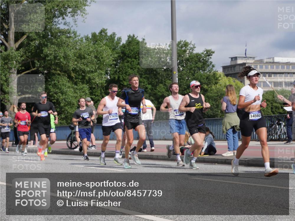 29.06.2025 - hella hamburg halbmarathon Luisa Fischer http://msf.ph/oto/8457739 29.06.2025 09:52:40 Kennedybrücke 12554, 5436, 2415, 5336, 17620, 97, 14560, 1675, 1803, 2415, 2568, 2826, 3332, 4528, 5436, 5791, 5803, 7774, 9302, 9711, 9979 meine-sportfotos.de