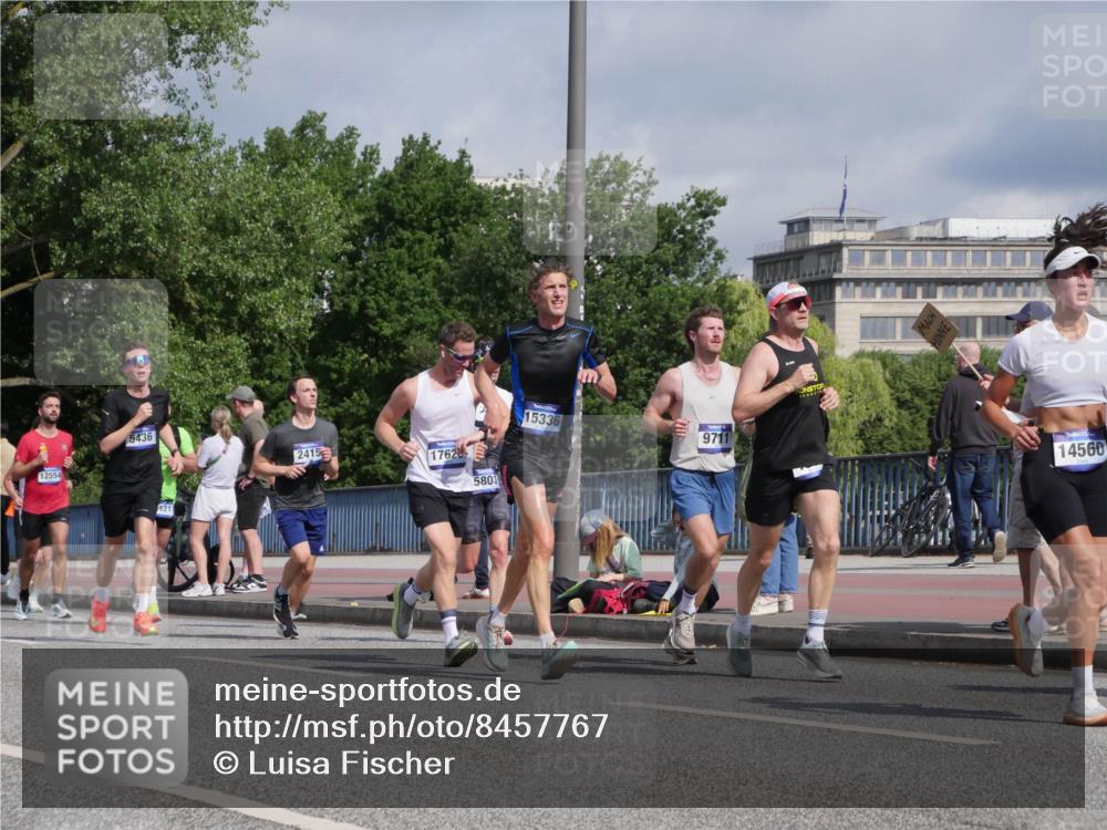 29.06.2025 - hella hamburg halbmarathon Luisa Fischer http://msf.ph/oto/8457767 29.06.2025 09:52:40 Kennedybrücke 12554, 5436, 2415, 17628, 521, 5803, 15336, 9711, 14560, 1675, 1803, 2415, 2568, 2826, 3332, 4528, 5436, 5791, 5803, 7774, 9302, 9711, 9979 meine-sportfotos.de