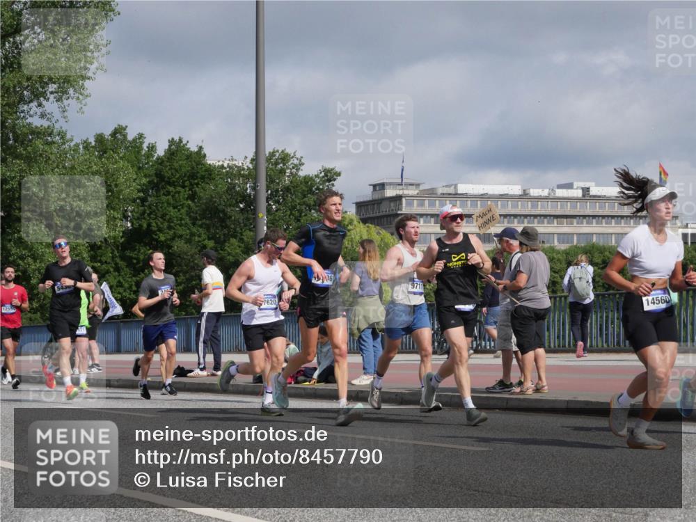 29.06.2025 - hella hamburg halbmarathon Luisa Fischer http://msf.ph/oto/8457790 29.06.2025 09:52:41 Kennedybrücke 12554, 5430, 7620, 436, 9711, 14560, 1675, 1803, 2415, 2568, 2826, 3332, 4528, 5409, 5436, 5791, 5803, 6529, 7774, 9017, 9302, 9711 meine-sportfotos.de