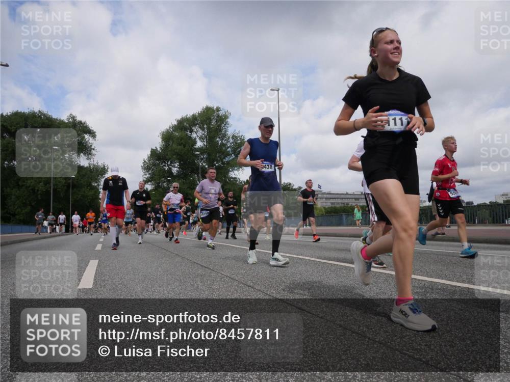 29.06.2025 - hella hamburg halbmarathon Luisa Fischer http://msf.ph/oto/8457811 29.06.2025 10:36:54 Kennedybrücke 1189, 1275, 1896, 2526, 3264, 3340, 3345, 3848, 4449, 4807, 5141, 5557, 5561, 5821, 5822, 5887, 6515, 6516, 6956, 7027, 7633, 7653, 7982, 8157, 8349, 8375, 8377, 8383, 8401, 8620, 9258, 9438, 9995, 10800 meine-sportfotos.de