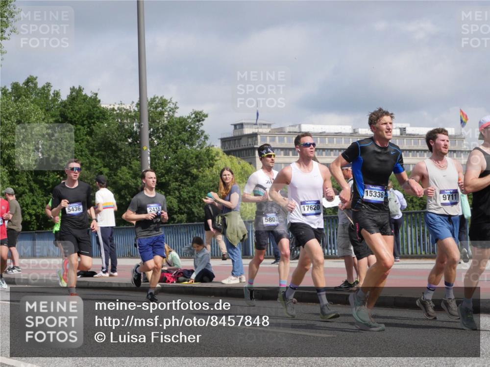 29.06.2025 - hella hamburg halbmarathon Luisa Fischer http://msf.ph/oto/8457848 29.06.2025 09:52:42 Kennedybrücke 5436, 2415, 5803, 17620, 15336, 9711, 1675, 1803, 2415, 2568, 2826, 3332, 4528, 5409, 5436, 5791, 5803, 6529, 7774, 9017, 9302, 9711 meine-sportfotos.de