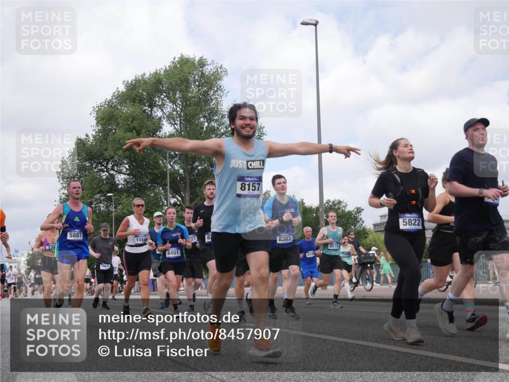 29.06.2025 - hella hamburg halbmarathon Luisa Fischer http://msf.ph/oto/8457907 29.06.2025 10:37:00 Kennedybrücke 326, 5887, 10048, 8157, 15815, 8401, 27, 8383, 8349, 6515, 15983, 5822, 1189, 1275, 3264, 3340, 3345, 3848, 4824, 4826, 5141, 5557, 5821, 5822, 5887, 6364, 6515, 6516, 6956, 7027, 7565, 7633, 7653, 7982, 8157, 8349, 8375, 8377, 8383, 8401, 9875, 10048 meine-sportfotos.de