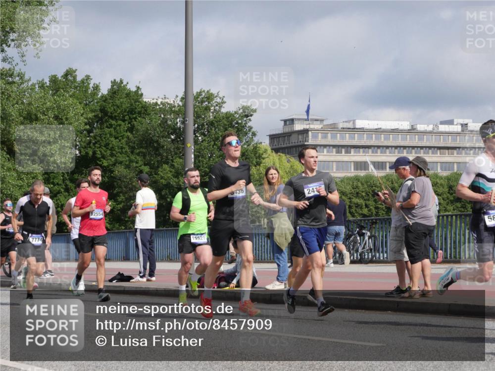 29.06.2025 - hella hamburg halbmarathon Luisa Fischer http://msf.ph/oto/8457909 29.06.2025 09:52:42 Kennedybrücke 7774, 12554, 15521, 0430, 24, 58, 1675, 1803, 2415, 2568, 2826, 3332, 4528, 5409, 5436, 5791, 5803, 6529, 7774, 9017, 9302, 9711 meine-sportfotos.de