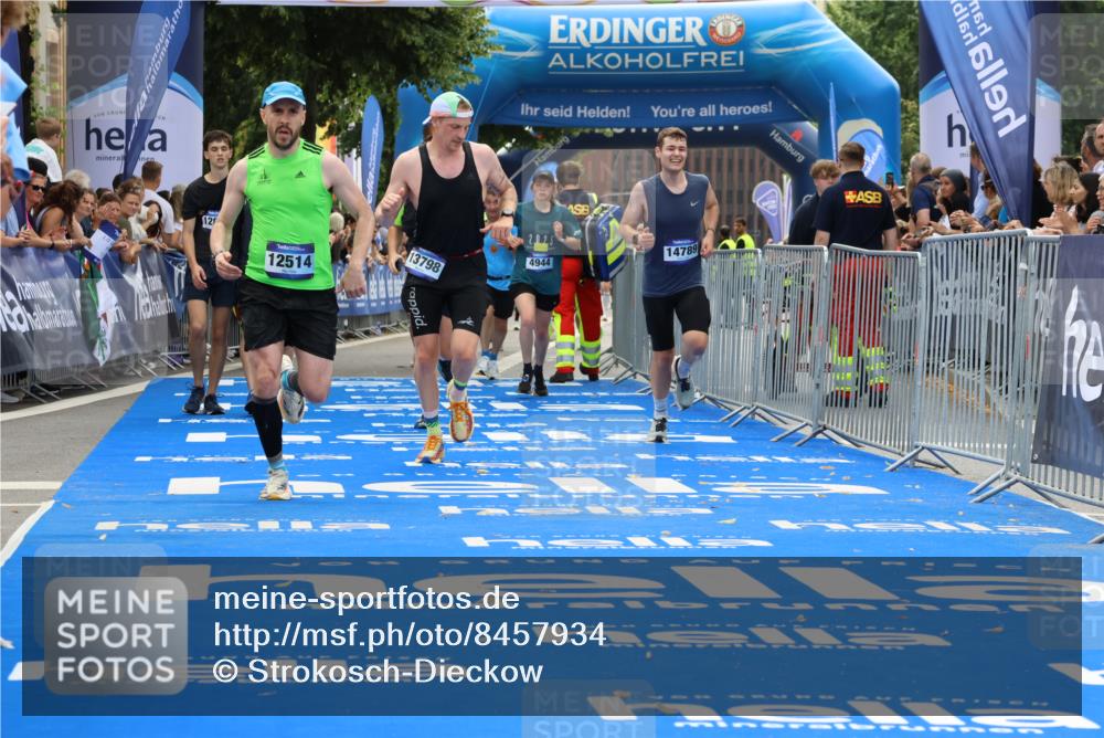 29.06.2025 - hella hamburg halbmarathon Strokosch-Dieckow http://msf.ph/oto/8457934 29.06.2025 10:35:16 Ziel 4740, 4944, 7867, 10877, 11898, 12514, 13798, 14789, 15390, 15415, 15701, 15773, 15931 meine-sportfotos.de