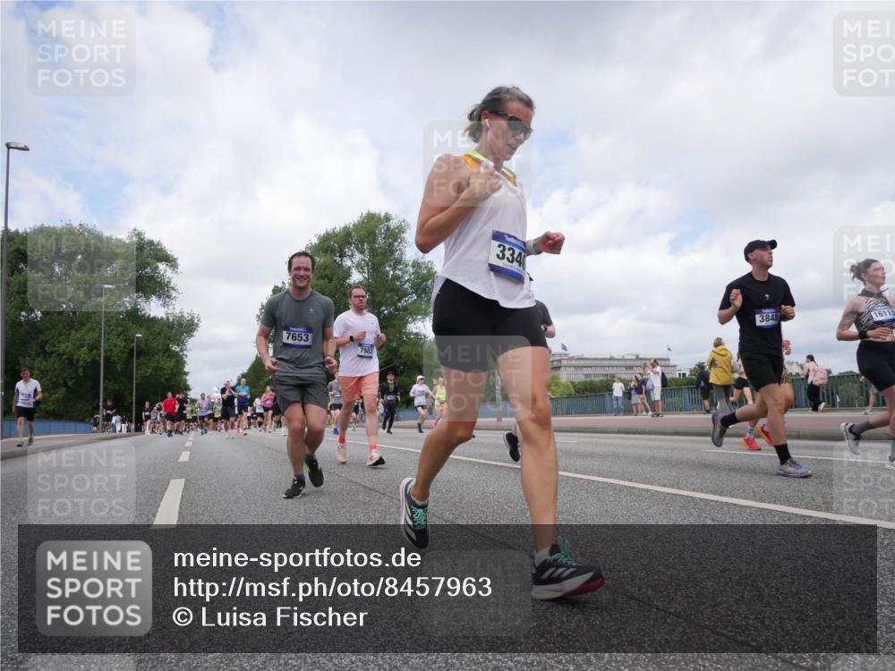 29.06.2025 - hella hamburg halbmarathon Luisa Fischer http://msf.ph/oto/8457963 29.06.2025 10:37:04 Kennedybrücke 7653, 7982, 334, 3848, 16115, 2038, 3264, 3340, 3345, 3848, 4824, 4826, 5566, 5887, 6364, 6515, 6516, 7027, 7565, 7653, 7982, 8277, 8349, 8375, 8377, 8401, 9875, 10048, 10561 meine-sportfotos.de