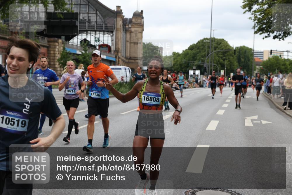 29.06.2025 - hella hamburg halbmarathon Yannick Fuchs http://msf.ph/oto/8457980 29.06.2025 10:56:27 20KM 1006, 1128, 1212, 1264, 1377, 1432, 1568, 1573, 1674, 1726, 6414, 6415, 6752, 7658, 7869, 8045, 8624, 8730, 9131, 10214, 10519, 11180, 11670, 12156, 12286, 13498, 13868, 14368, 14456, 16292, 16654, 16688, 16808, 17136, 17383, 17955, 18599, 18919, 19023 meine-sportfotos.de
