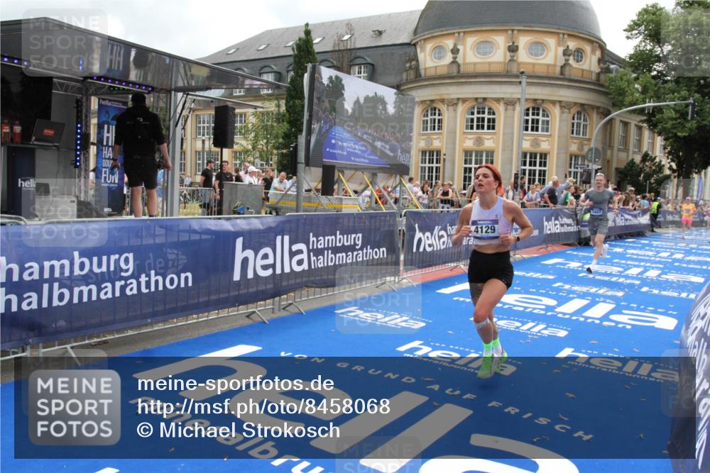 29.06.2025 - hella hamburg halbmarathon Michael Strokosch http://msf.ph/oto/8458068 29.06.2025 10:32:05 Ziel 1407, 1686, 4129, 4698, 6619, 11150, 11199, 11370, 16505 meine-sportfotos.de
