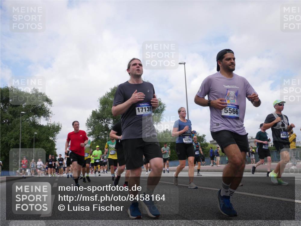 29.06.2025 - hella hamburg halbmarathon Luisa Fischer http://msf.ph/oto/8458164 29.06.2025 10:37:14 Kennedybrücke 9145, 19164, 17139, 5096, 5566, 2933, 4445, 1764, 1787, 2038, 2276, 2464, 2496, 2933, 4445, 5096, 5566, 5569, 5691, 6574, 8277, 8282, 9094, 10007, 10071, 10561, 10564 meine-sportfotos.de