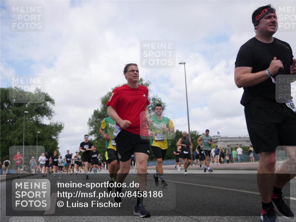 29.06.2025 - hella hamburg halbmarathon Luisa Fischer http://msf.ph/oto/8458186 29.06.2025 10:37:16 Kennedybrücke 64, 19, 19164, 1764, 1787, 2038, 2276, 2464, 2496, 2933, 4445, 5096, 5566, 5569, 5691, 6109, 6574, 7324, 7329, 8282, 9094, 10007, 10071, 10561, 10564 meine-sportfotos.de