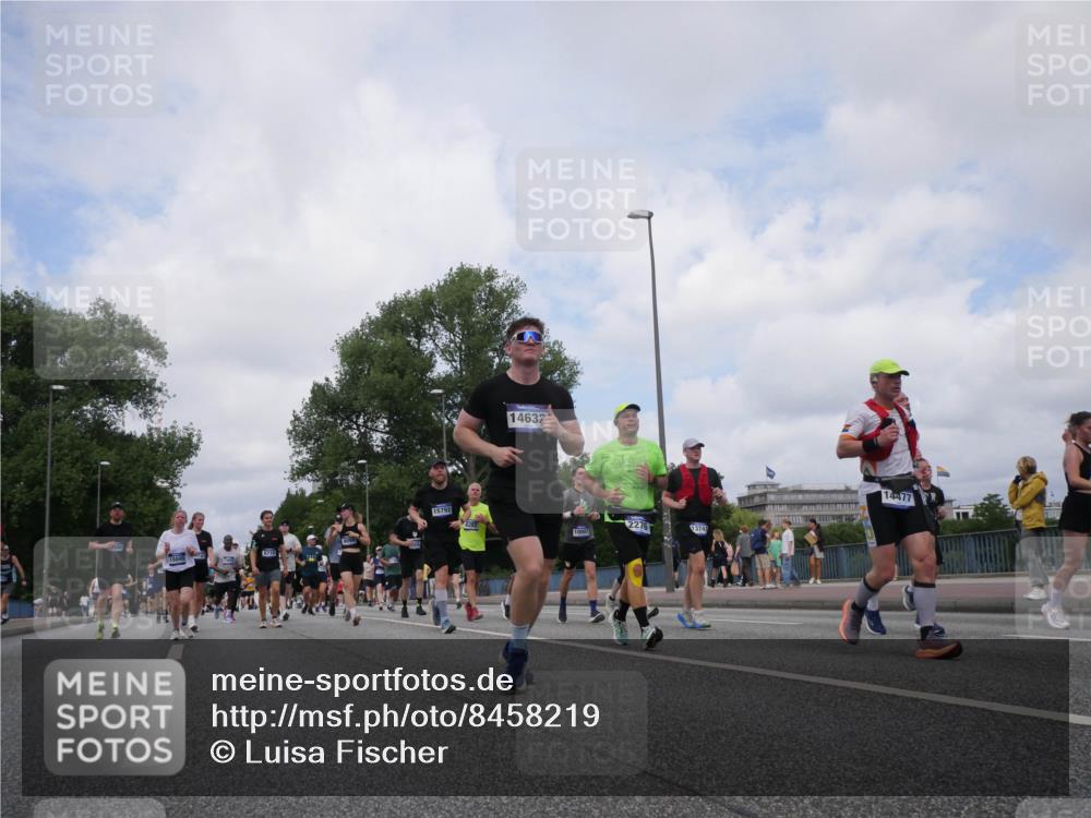 29.06.2025 - hella hamburg halbmarathon Luisa Fischer http://msf.ph/oto/8458219 29.06.2025 10:37:19 Kennedybrücke 6718, 15792, 14632, 10007, 2276, 13741, 14477, 1025, 1705, 1764, 1787, 2276, 2464, 2496, 5691, 6034, 6109, 6574, 6718, 7324, 7329, 8202, 8282, 9094, 10007, 10564 meine-sportfotos.de