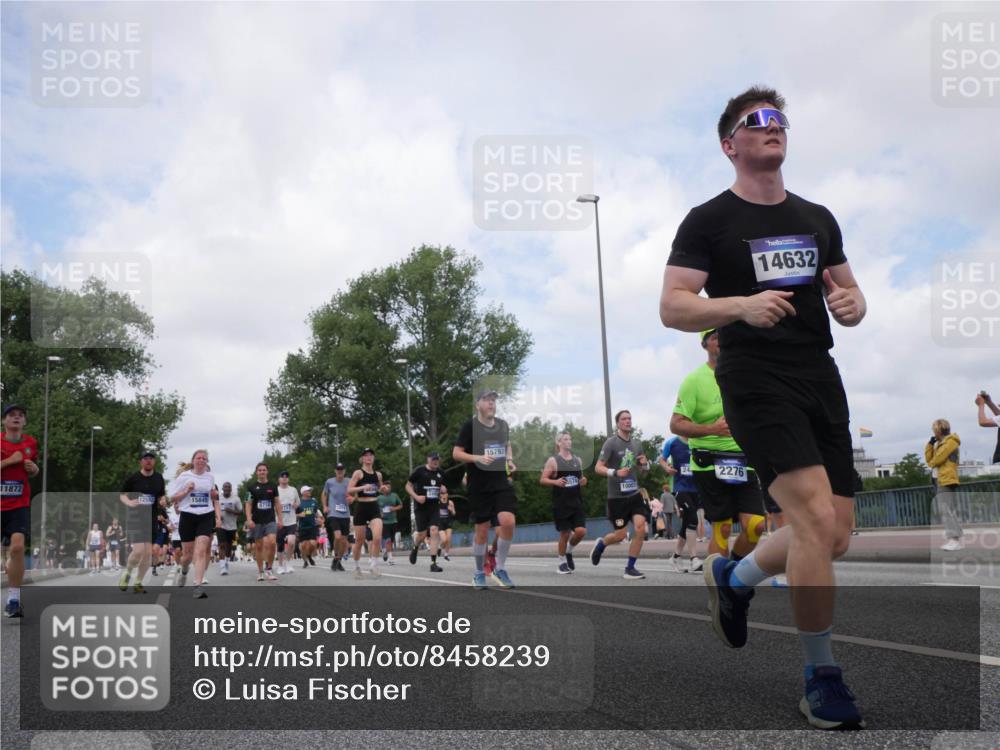 29.06.2025 - hella hamburg halbmarathon Luisa Fischer http://msf.ph/oto/8458239 29.06.2025 10:37:20 Kennedybrücke 11872, 12562, 15845, 6718, 15792, 10007, 2276, 14632, 1025, 1705, 1764, 1787, 2276, 2464, 2496, 5691, 6034, 6109, 6574, 6718, 7324, 7329, 8202, 8282, 9094, 10007, 10564 meine-sportfotos.de