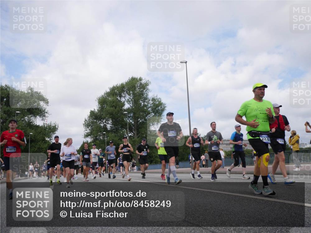 29.06.2025 - hella hamburg halbmarathon Luisa Fischer http://msf.ph/oto/8458249 29.06.2025 10:37:20 Kennedybrücke 11872, 15845, 6718, 1374, 15792, 10007, 06, 04, 25, 2276, 1374, 1025, 1705, 1764, 1787, 2276, 2464, 2496, 5691, 6034, 6109, 6574, 6718, 7324, 7329, 8202, 8282, 9094, 10007, 10564 meine-sportfotos.de
