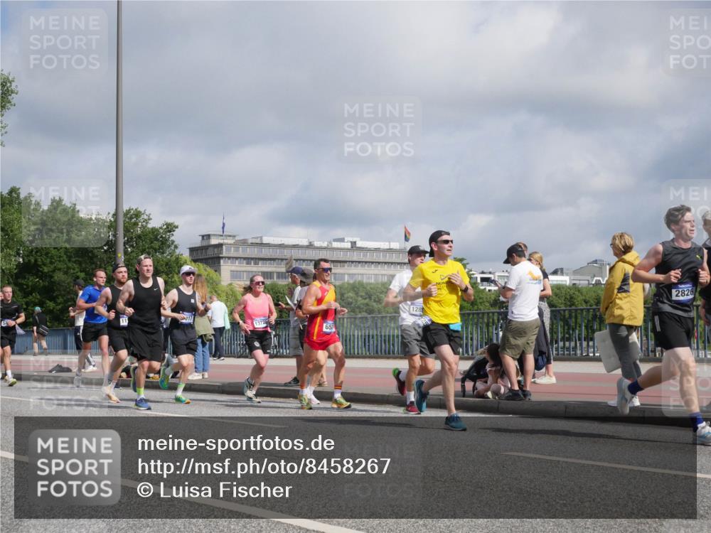 29.06.2025 - hella hamburg halbmarathon Luisa Fischer http://msf.ph/oto/8458267 29.06.2025 09:52:50 Kennedybrücke 17, 1372, 65, 1289, 2826, 1675, 1688, 1882, 2568, 2826, 3332, 4398, 4823, 5409, 5745, 6458, 6529, 6649, 8450, 9017, 9116, 9302, 10218 meine-sportfotos.de