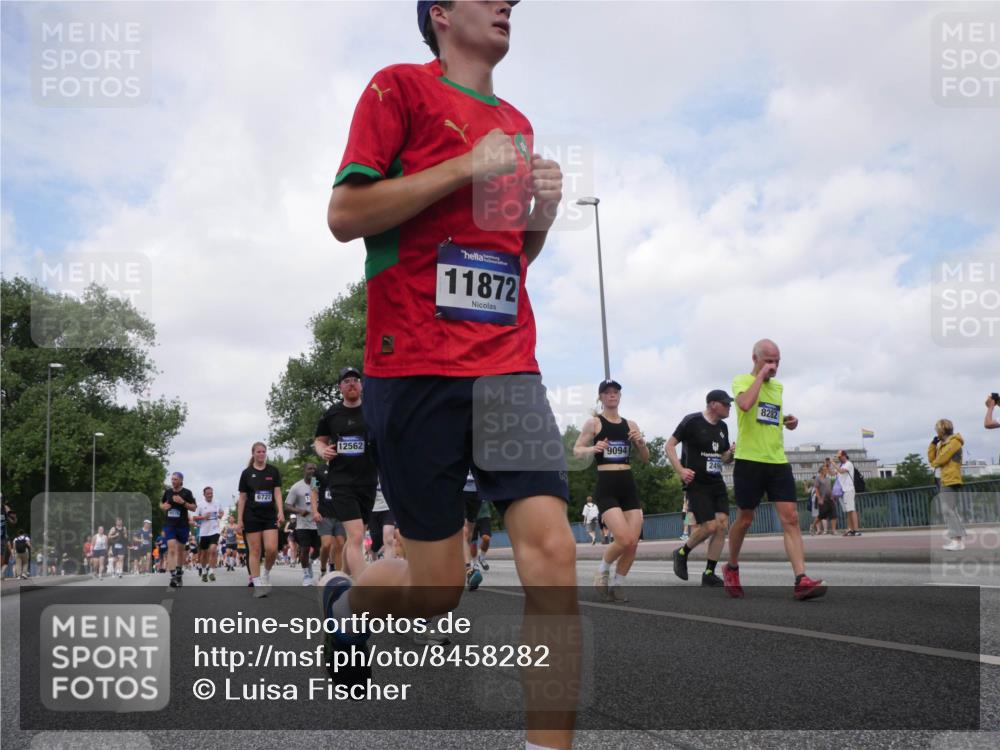 29.06.2025 - hella hamburg halbmarathon Luisa Fischer http://msf.ph/oto/8458282 29.06.2025 10:37:22 Kennedybrücke 6727, 12562, 11872, 9094, 249, 8282, 1025, 1705, 1787, 2276, 2464, 2496, 2510, 2511, 4942, 6034, 6109, 6574, 6718, 6727, 7324, 7329, 8202, 8282, 9094, 10007, 10564 meine-sportfotos.de