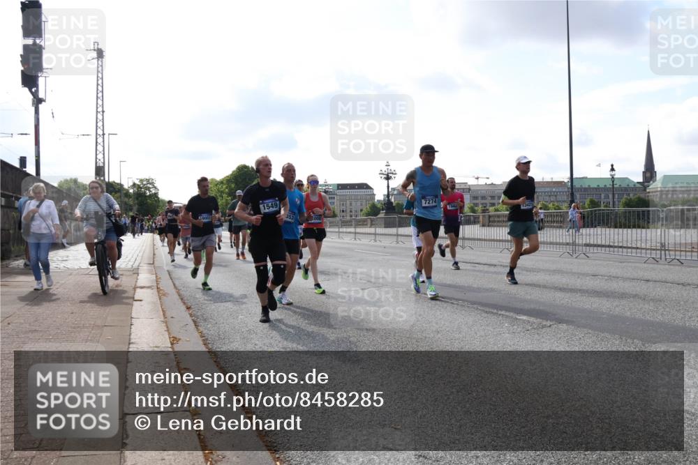 29.06.2025 - hella hamburg halbmarathon Lena Gebhardt http://msf.ph/oto/8458285 29.06.2025 09:54:36 Lombardsbrücke 1549, 7274, 194, 3421, 1119, 1171, 1342, 1399, 1424, 1549, 1817, 1892, 1942, 2020, 2098, 2188, 2222, 2367, 2442, 2470, 2561, 2596, 2670, 2842, 2889, 2955, 3477, 3562, 3785, 4017, 4029, 4183, 4185, 4270, 4816, 4832, 5020, 5447, 5706, 5884, 6266, 6630, 6723, 6819, 6831, 6978, 7087, 7274, 7297, 7335, 7709, 7908, 8117, 8142, 8374, 8482, 8576, 8657, 8698, 8743, 8916, 8981, 9038, 9051, 9463, 9710, 9815, 9924, 10057, 10237, 10529, 11848 meine-sportfotos.de