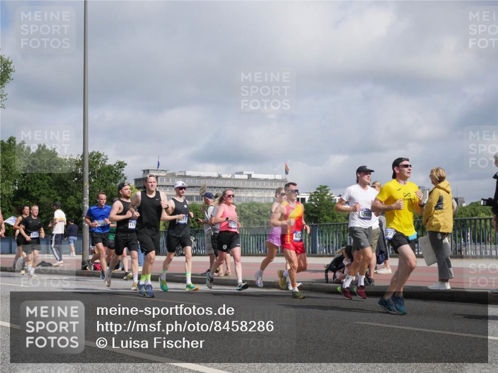 29.06.2025 - hella hamburg halbmarathon Luisa Fischer http://msf.ph/oto/8458286 29.06.2025 09:52:50 Kennedybrücke 5409, 8275, 017, 1176, 13725, 652, 12895, 225, 1675, 1688, 1882, 2568, 2826, 3332, 4398, 4823, 5409, 5745, 6458, 6529, 6649, 8450, 9017, 9116, 9302, 10218 meine-sportfotos.de
