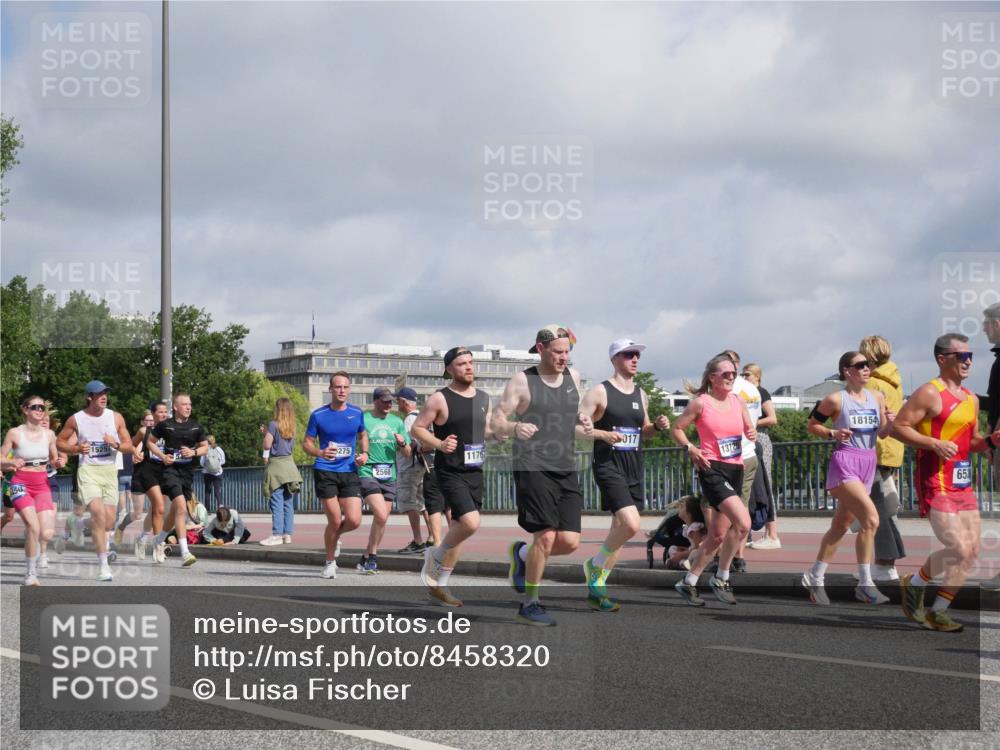29.06.2025 - hella hamburg halbmarathon Luisa Fischer http://msf.ph/oto/8458320 29.06.2025 09:52:51 Kennedybrücke 1525, 11767, 54, 2568, 017, 13725, 18154, 65, 1688, 1882, 2568, 2826, 3332, 4398, 4823, 5409, 5745, 6458, 6529, 6649, 8450, 9017, 9116, 9302, 10218 meine-sportfotos.de