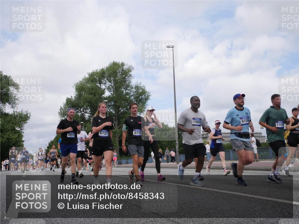 29.06.2025 - hella hamburg halbmarathon Luisa Fischer http://msf.ph/oto/8458343 29.06.2025 10:37:26 Kennedybrücke 16578, 20, 6727, 6718, 13853, 15793, 6109, 11432, 1025, 1705, 1787, 2496, 2510, 2511, 3829, 4479, 4942, 6034, 6109, 6718, 6727, 7324, 7329, 8202, 9094, 9514 meine-sportfotos.de