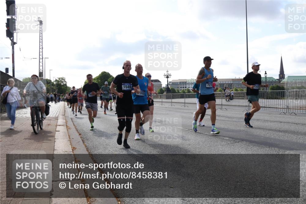 29.06.2025 - hella hamburg halbmarathon Lena Gebhardt http://msf.ph/oto/8458381 29.06.2025 09:54:36 Lombardsbrücke 6, 1549, 353, 7274, 1342, 1119, 1171, 1342, 1399, 1424, 1549, 1817, 1892, 1942, 2020, 2098, 2188, 2222, 2367, 2442, 2470, 2561, 2596, 2670, 2842, 2889, 2955, 3477, 3562, 3785, 4017, 4029, 4183, 4185, 4270, 4816, 4832, 5020, 5447, 5706, 5884, 6266, 6630, 6723, 6819, 6831, 6978, 7087, 7274, 7297, 7335, 7709, 7908, 8117, 8142, 8374, 8482, 8576, 8657, 8698, 8743, 8916, 8981, 9038, 9051, 9463, 9710, 9815, 9924, 10057, 10237, 10529, 11848 meine-sportfotos.de