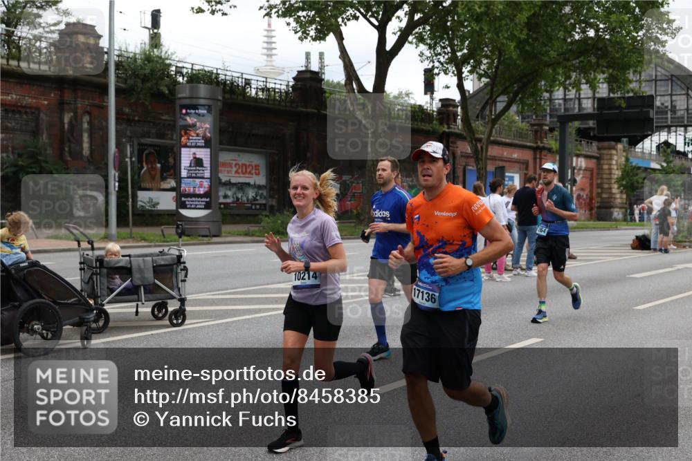 29.06.2025 - hella hamburg halbmarathon Yannick Fuchs http://msf.ph/oto/8458385 29.06.2025 10:56:28 20KM 1006, 1128, 1212, 1264, 1377, 1432, 1568, 1573, 1674, 1726, 3740, 6414, 6415, 6752, 7658, 7869, 8045, 8624, 8730, 9131, 10214, 10519, 11180, 11670, 12156, 12286, 13498, 13868, 14368, 14456, 16292, 16654, 16688, 16808, 17136, 17383, 17955, 18599, 18919, 19023 meine-sportfotos.de