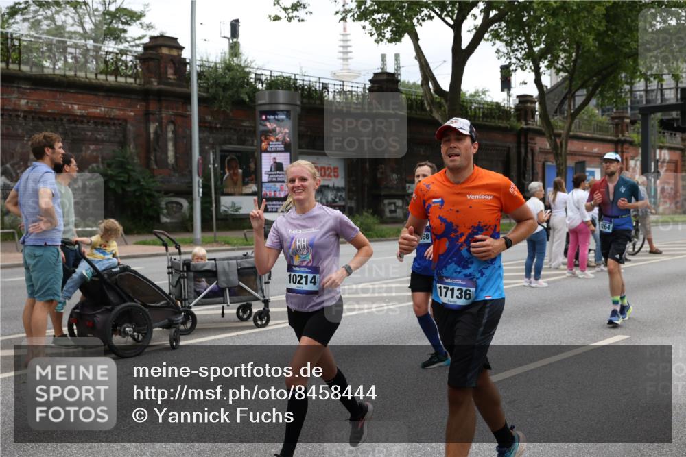 29.06.2025 - hella hamburg halbmarathon Yannick Fuchs http://msf.ph/oto/8458444 29.06.2025 10:56:29 20KM 1006, 1128, 1212, 1264, 1377, 1432, 1568, 1573, 1674, 1726, 3740, 4511, 6414, 6415, 6752, 7658, 7869, 8045, 8624, 8730, 9131, 10214, 10519, 11180, 11670, 12156, 12286, 13498, 13868, 14368, 14456, 16292, 16654, 16688, 16808, 17136, 17383, 17955, 18599, 19023 meine-sportfotos.de