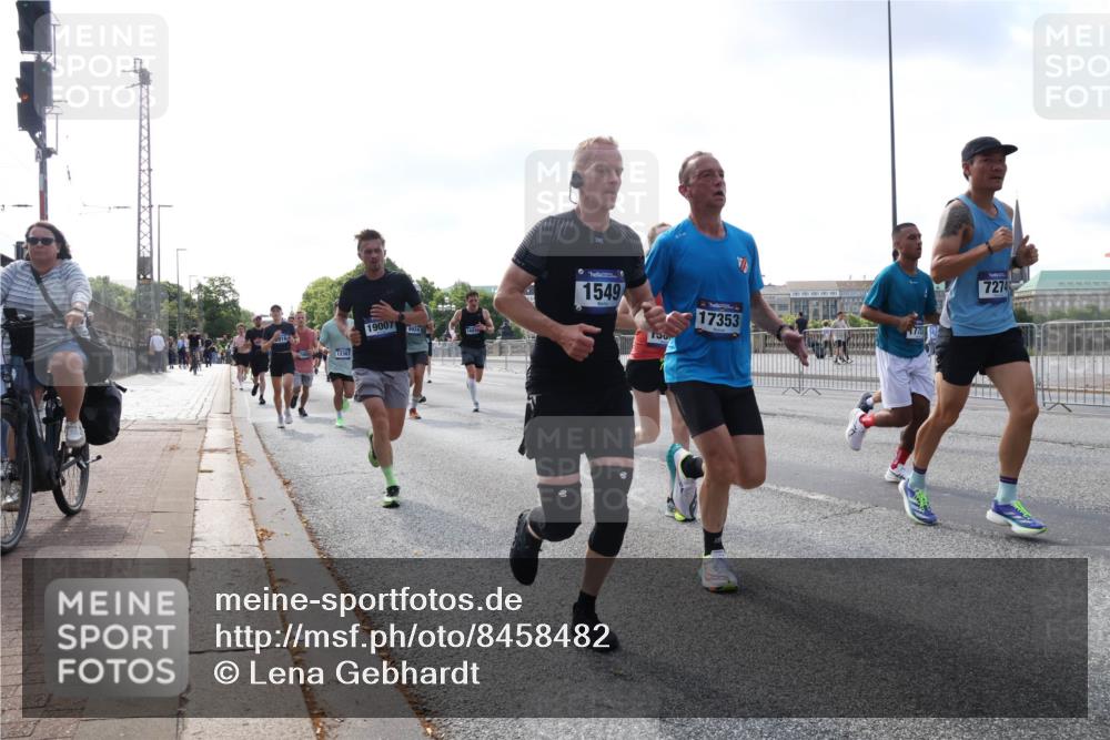 29.06.2025 - hella hamburg halbmarathon Lena Gebhardt http://msf.ph/oto/8458482 29.06.2025 09:54:37 Lombardsbrücke 916, 12367, 19007, 9924, 1549, 150, 17353, 779, 32222, 7274, 1171, 1342, 1399, 1549, 1817, 1892, 1942, 2020, 2098, 2188, 2222, 2367, 2442, 2470, 2561, 2592, 2596, 2670, 2842, 2889, 2955, 3208, 3209, 3477, 3562, 3785, 4017, 4029, 4183, 4185, 4270, 4816, 4832, 5020, 5447, 5706, 5884, 6266, 6290, 6630, 6723, 6819, 6831, 6978, 7087, 7274, 7297, 7335, 7709, 7908, 8117, 8142, 8374, 8482, 8576, 8657, 8698, 8743, 8916, 8981, 9038, 9051, 9463, 9710, 9815, 9924, 10057, 10237, 10529 meine-sportfotos.de