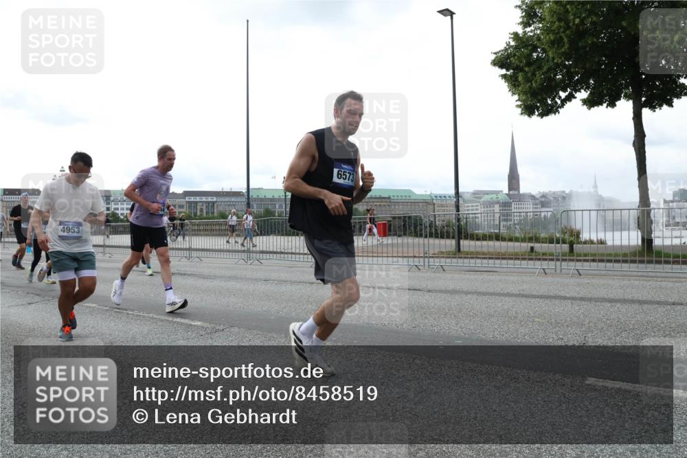 29.06.2025 - hella hamburg halbmarathon Lena Gebhardt http://msf.ph/oto/8458519 29.06.2025 10:31:40 Lombardsbrücke 3396, 4953, 6573, 1235, 1292, 1373, 1844, 1879, 1979, 2384, 2414, 2672, 2831, 2832, 2914, 3221, 3239, 3358, 3396, 3397, 3424, 3571, 3681, 3751, 4817, 4877, 4953, 5156, 5165, 5437, 5846, 5943, 5965, 6057, 6078, 6160, 6546, 6573, 6640, 6718, 6727, 7334, 7604, 7772, 7898, 8050, 8072, 8073, 8304, 8620, 8806, 9078, 9104, 9183, 9478, 9812, 9883, 10111, 10240, 10586, 11587, 13724, 14349, 15725, 16457, 16978, 17404, 17517, 17587, 17706 meine-sportfotos.de