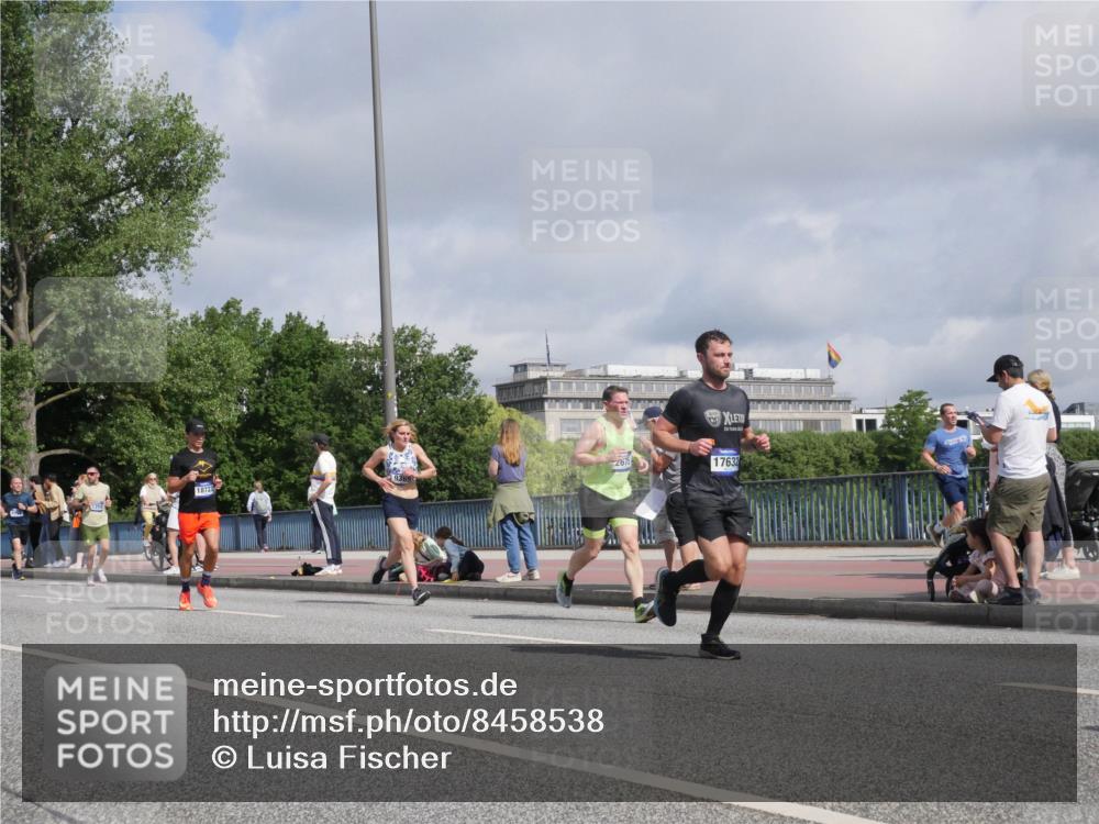 29.06.2025 - hella hamburg halbmarathon Luisa Fischer http://msf.ph/oto/8458538 29.06.2025 09:53:01 Kennedybrücke 18723, 17632, 1209, 1358, 1882, 2675, 4205, 5508, 5745, 6649, 8958, 9116, 9365 meine-sportfotos.de