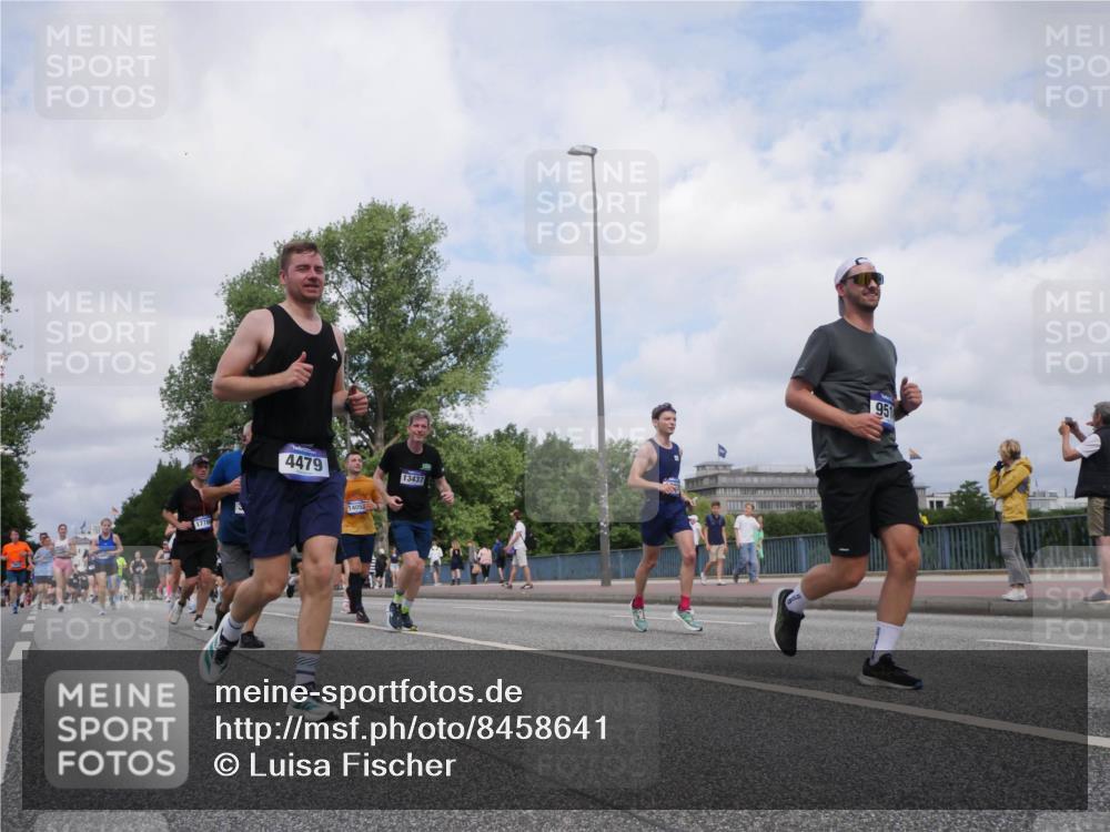29.06.2025 - hella hamburg halbmarathon Luisa Fischer http://msf.ph/oto/8458641 29.06.2025 10:37:35 Kennedybrücke 177, 4479, 13437, 951, 2376, 2510, 3145, 3829, 4479, 4540, 4942, 5609, 6105, 6843, 7644, 8589, 9448, 9514, 10674 meine-sportfotos.de