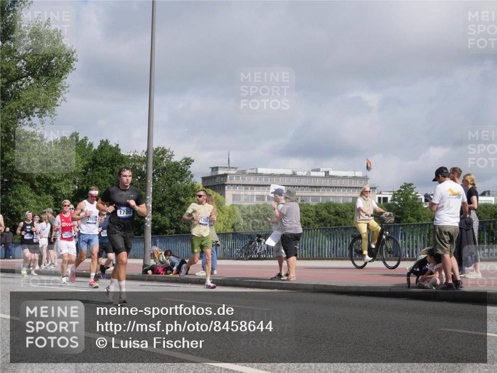 29.06.2025 - hella hamburg halbmarathon Luisa Fischer http://msf.ph/oto/8458644 29.06.2025 09:53:05 Kennedybrücke 17516, 18803, 23, 14272, 1700, 1358, 1209, 1358, 1697, 2675, 3626, 4205, 4229, 4380, 5508, 6686, 6687, 7026, 8958, 9365, 10783 meine-sportfotos.de
