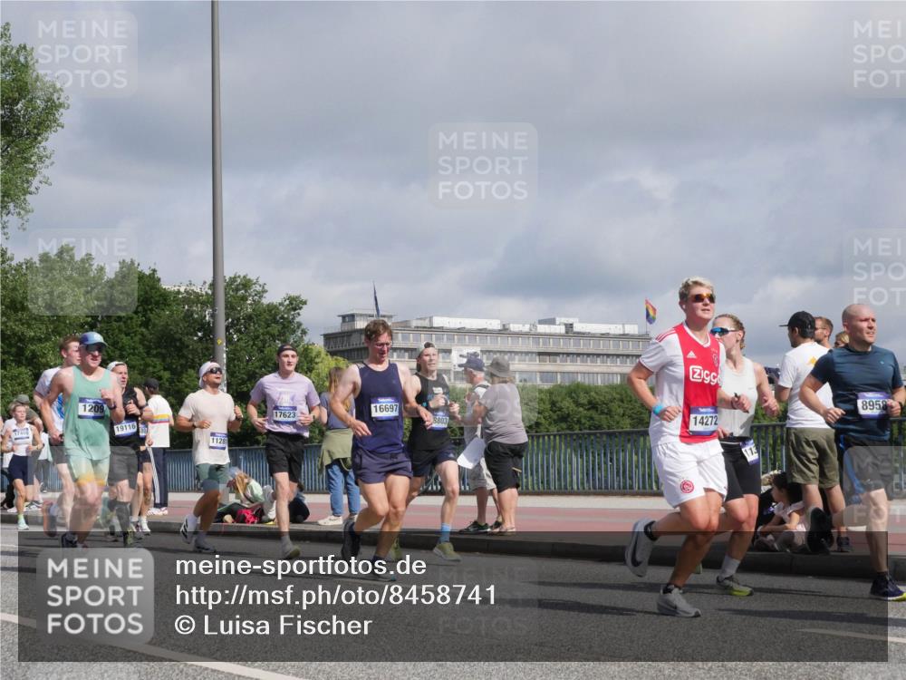 29.06.2025 - hella hamburg halbmarathon Luisa Fischer http://msf.ph/oto/8458741 29.06.2025 09:53:08 Kennedybrücke 17486, 1209, 19116, 11281, 16697, 17623, 8803, 14272, 8958, 1209, 1358, 1697, 3626, 4205, 4229, 4380, 5472, 5508, 6080, 6686, 6687, 7026, 7110, 8958, 10783 meine-sportfotos.de