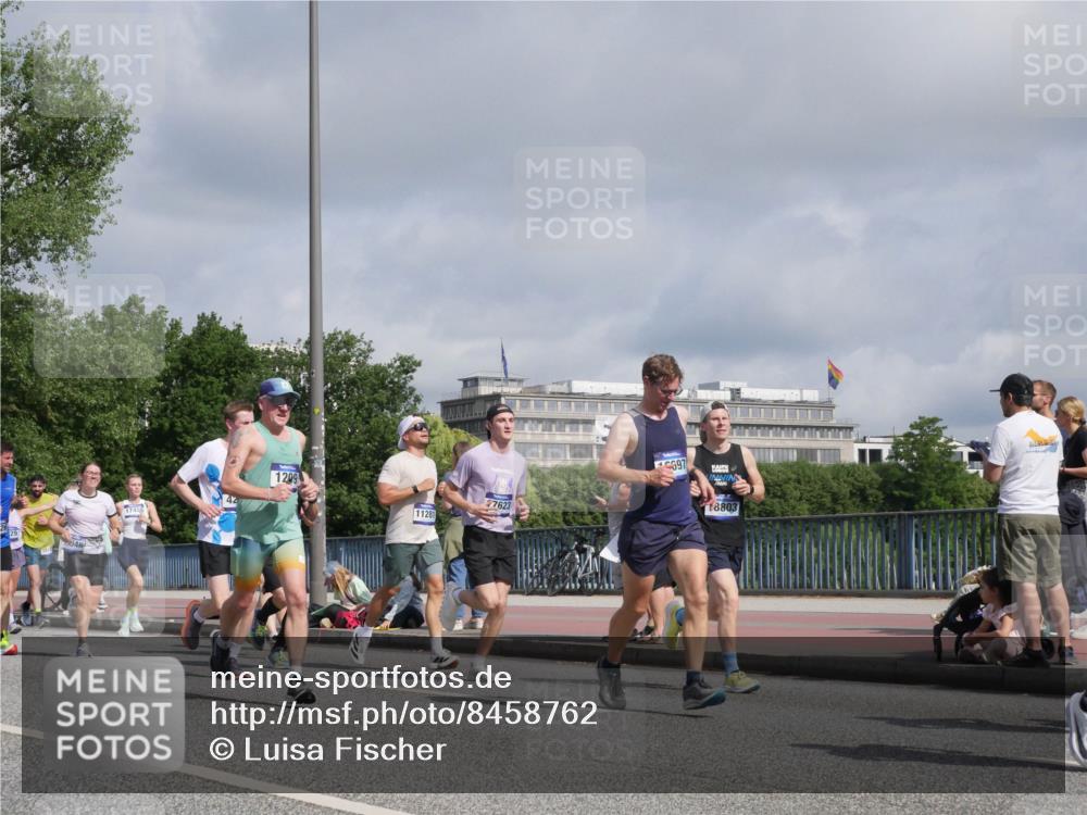 29.06.2025 - hella hamburg halbmarathon Luisa Fischer http://msf.ph/oto/8458762 29.06.2025 09:53:09 Kennedybrücke 9046, 1299, 42, 17486, 7623, 11281, 697, 8803, 1209, 1358, 1697, 3626, 4205, 4229, 4380, 5472, 5508, 6080, 6686, 6687, 7026, 7110, 8958, 10783 meine-sportfotos.de