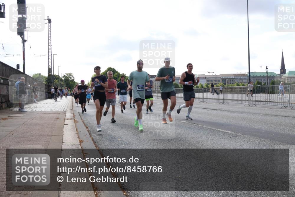 29.06.2025 - hella hamburg halbmarathon Lena Gebhardt http://msf.ph/oto/8458766 29.06.2025 09:54:39 Lombardsbrücke 89, 5884, 12367, 9924, 1171, 1342, 1399, 1549, 1817, 1942, 2020, 2098, 2188, 2222, 2367, 2442, 2470, 2561, 2592, 2596, 2670, 2842, 2889, 2955, 3208, 3209, 3477, 3562, 4017, 4029, 4270, 4816, 4832, 5020, 5447, 5706, 5884, 6266, 6290, 6389, 6630, 6723, 6819, 6978, 7087, 7274, 7297, 7335, 7709, 7908, 8117, 8142, 8374, 8482, 8576, 8657, 8698, 8743, 8916, 8981, 9038, 9051, 9093, 9661, 9710, 9815, 9924, 10057, 10237 meine-sportfotos.de