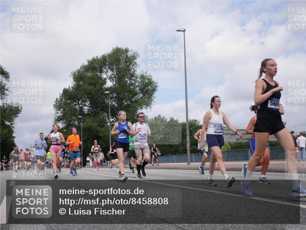 29.06.2025 - hella hamburg halbmarathon Luisa Fischer http://msf.ph/oto/8458808 29.06.2025 10:37:40 Kennedybrücke 1623, 106, 14047, 17230, 6843, 16798, 5609, 2376, 2801, 3145, 3420, 4540, 5609, 6105, 6843, 7644, 8021, 8589, 9379, 9448, 10674 meine-sportfotos.de