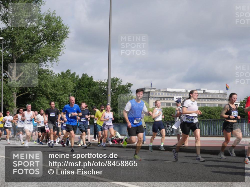 29.06.2025 - hella hamburg halbmarathon Luisa Fischer http://msf.ph/oto/8458865 29.06.2025 09:53:11 Kennedybrücke 15421, 15372, 3626, 11491, 18449, 229, 7026, 19046, 4380, 1209, 1697, 3626, 4205, 4229, 4380, 4893, 5026, 5472, 5508, 5916, 6080, 6686, 6687, 7026, 7110, 8958, 10783 meine-sportfotos.de