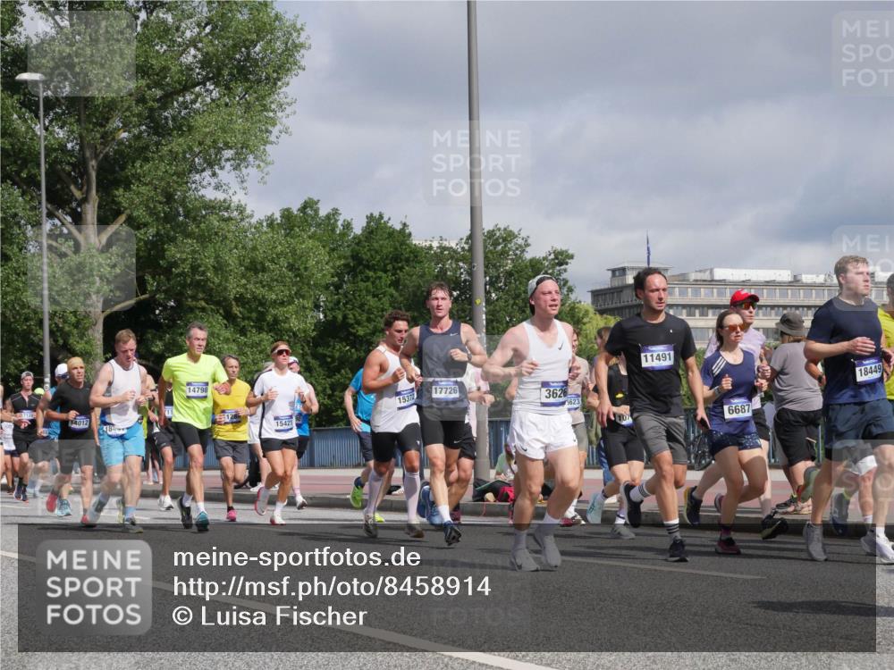 29.06.2025 - hella hamburg halbmarathon Luisa Fischer http://msf.ph/oto/8458914 29.06.2025 09:53:14 Kennedybrücke 1712, 14012, 184, 14798, 11491, 15372, 17726, 15421, 3626, 5623, 18449, 10, 6687, 1697, 2546, 3626, 4229, 4380, 4893, 5026, 5472, 5508, 5752, 5916, 6080, 6686, 6687, 7026, 7110, 8091, 8574, 10064, 10783 meine-sportfotos.de