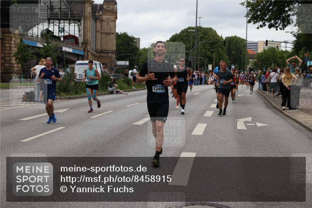 29.06.2025 - hella hamburg halbmarathon Yannick Fuchs http://msf.ph/oto/8458915 29.06.2025 10:56:32 20KM 1006, 1194, 1212, 1264, 1377, 1432, 1568, 1573, 1674, 1726, 3740, 4511, 6311, 6414, 6415, 6602, 6752, 7869, 8045, 8624, 8730, 10214, 10519, 11180, 11670, 12156, 12286, 13498, 13868, 14348, 14368, 14456, 16654, 16688, 16808, 17096, 17136, 17383, 17955, 18382, 18530, 19023 meine-sportfotos.de
